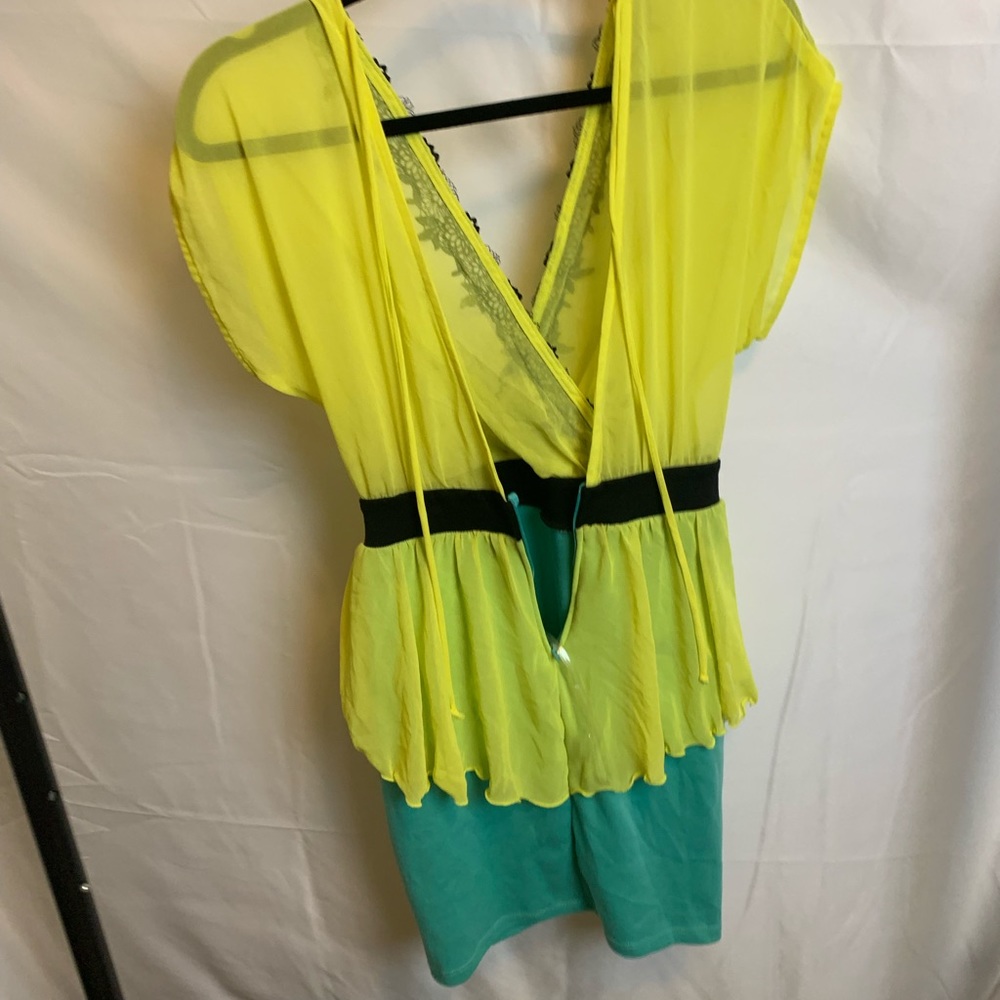 Neon - Picture 2 of 4